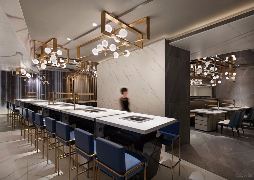 深圳福田星河世紀現代輕奢風火鍋餐廳裝修案例吧臺用餐區(qū) 深圳福田星河世紀現代輕奢風火鍋餐廳裝修案例吧臺用餐區(qū)