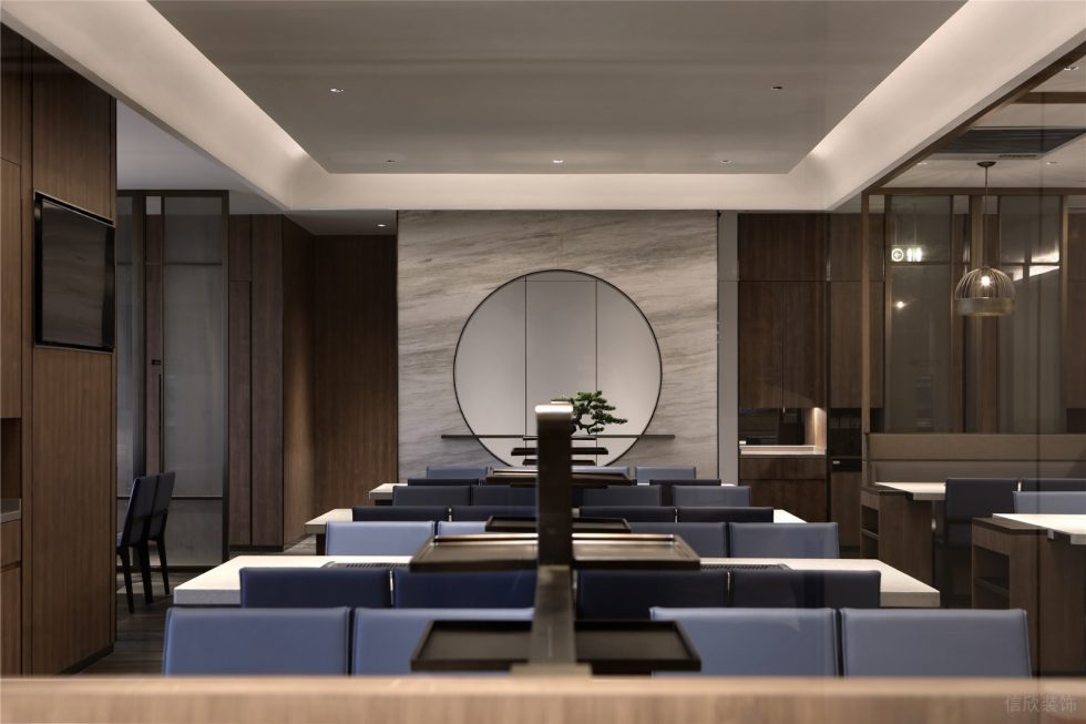 深圳羅湖東港中心現(xiàn)代中式火鍋餐廳裝修案例天花 深圳羅湖東港中心現(xiàn)代中式火鍋餐廳裝修案例天花