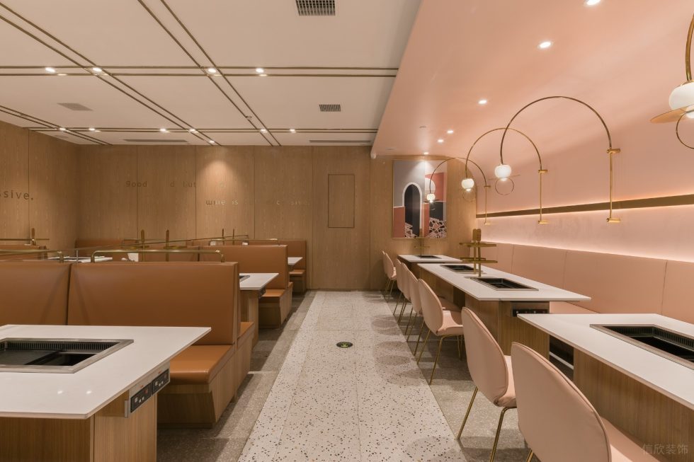 深圳龍華鴻榮源壹城中心北歐輕奢風(fēng)火鍋店裝修案例地面鋪設(shè) 深圳龍華鴻榮源壹城中心北歐輕奢風(fēng)火鍋店裝修案例地面鋪設(shè)