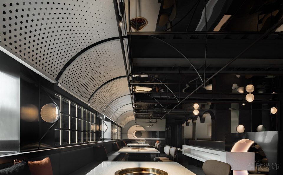 深圳龍華中海匯德理工業(yè)風火鍋店裝修案例天花弧形沖孔鋁板 深圳龍華中海匯德理工業(yè)風火鍋店裝修案例天花弧形沖孔鋁板