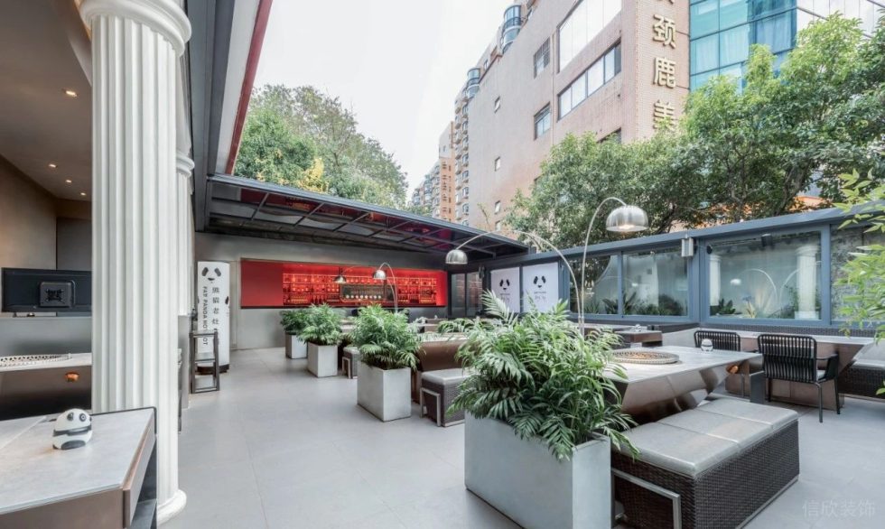 深圳南山海岸城購(gòu)物中心現(xiàn)代簡(jiǎn)約風(fēng)格火鍋餐廳裝修案例露天花園用餐區(qū) 深圳南山海岸城購(gòu)物中心現(xiàn)代簡(jiǎn)約風(fēng)格火鍋餐廳裝修案例露天花園用餐區(qū)