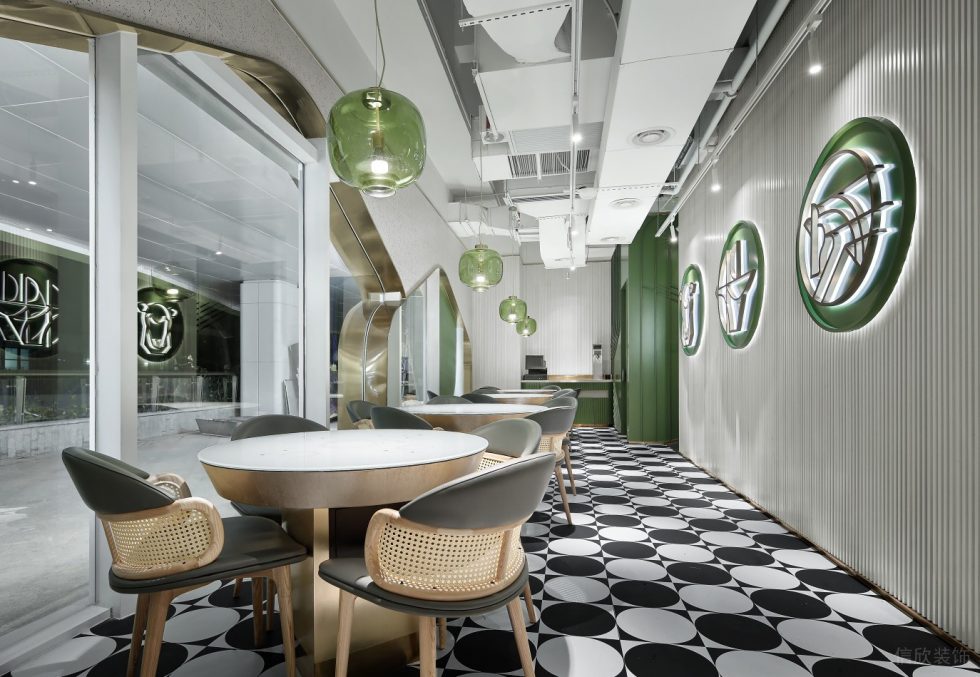 深圳南山海上世界現(xiàn)代風(fēng)格火鍋餐廳裝修案例線條格柵背景墻 深圳南山海上世界現(xiàn)代風(fēng)格火鍋餐廳裝修案例線條格柵背景墻