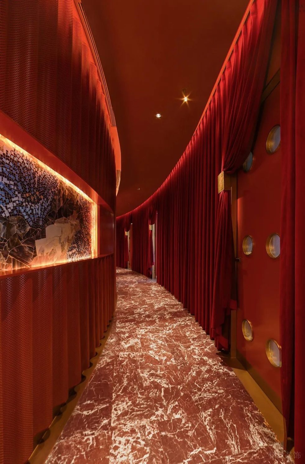 深圳南山輕奢新中式風(fēng)格火鍋店裝修案例走廊