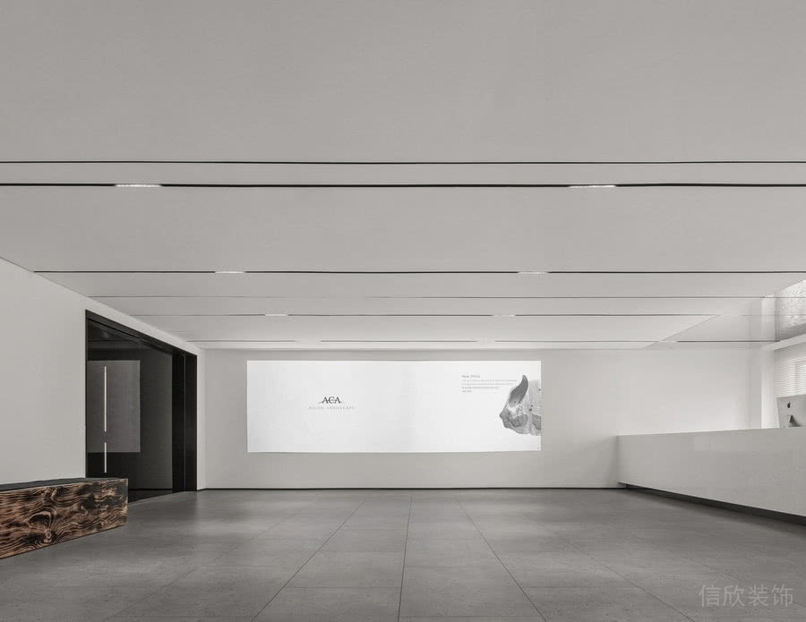 辦公室前臺區(qū)平面天花吊頂黑色條形燈帶