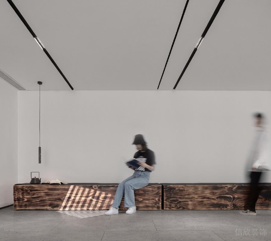 辦公室休閑區(qū)長條形原木頭茶幾