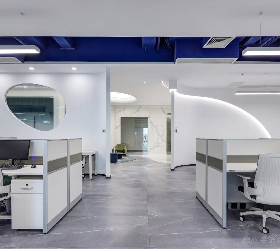 公共辦公區(qū)不規(guī)則的凹洞造型。