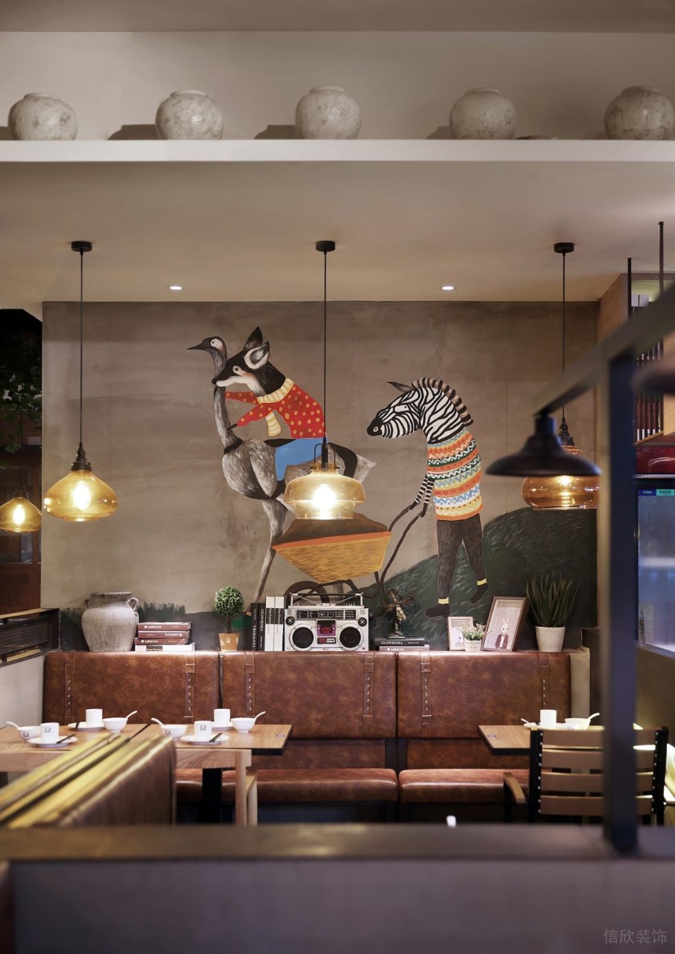 深圳寶安檳城西岸工業(yè)風湘菜餐廳裝修案例藝術吊燈