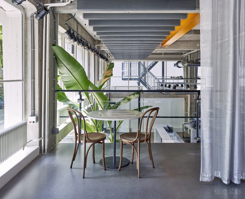 深圳寶安易尚中心灰色調(diào)工業(yè)風(fēng)披薩店裝修案例二層休閑用餐區(qū) 深圳寶安易尚中心灰色調(diào)工業(yè)風(fēng)披薩店裝修案例二層休閑用餐區(qū)