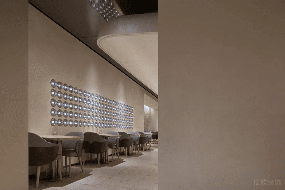 深圳寶安中糧大悅城現(xiàn)代簡約風格川菜餐廳裝修案例雙人用餐區(qū)