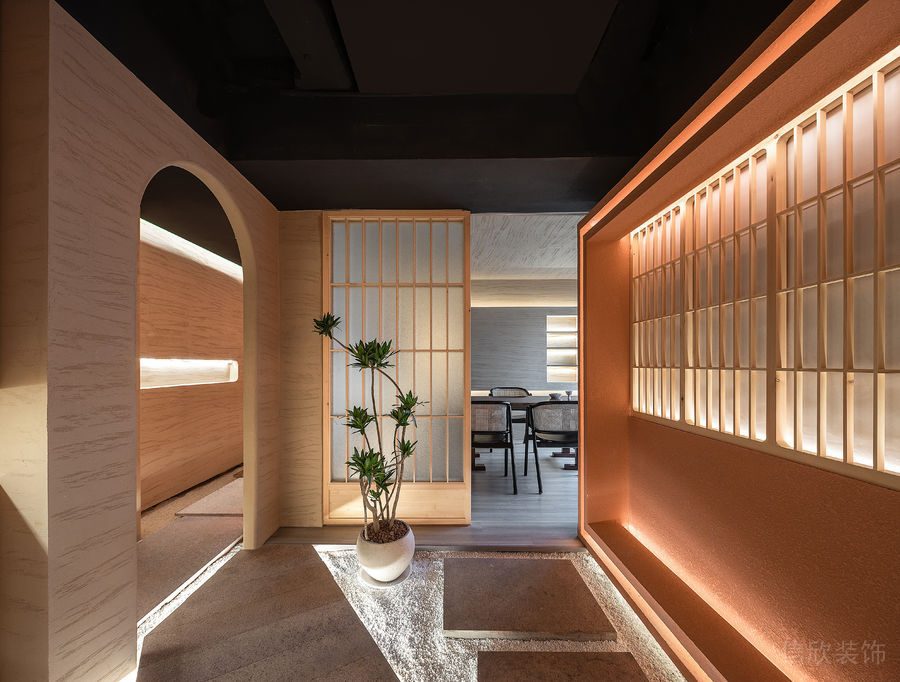 深圳寶安中洲華府暖色調(diào)極簡(jiǎn)風(fēng)格茶館裝修案例走廊空間燈光效果