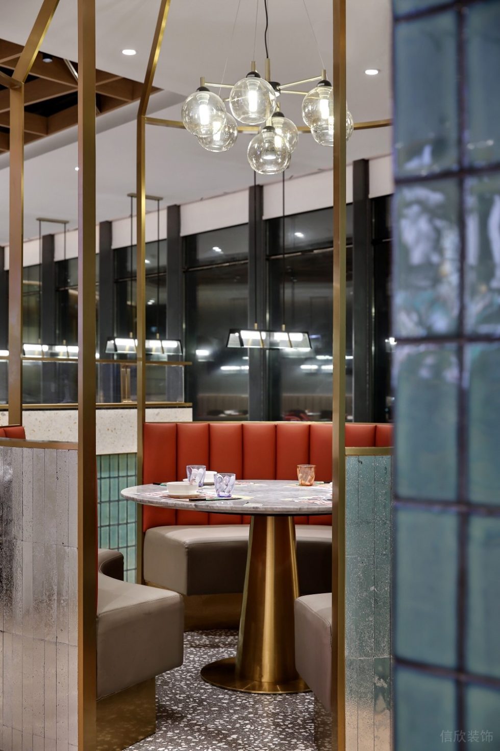 深圳福田華美大廈輕奢風格茶餐廳裝修案例圓弧卡座 深圳福田華美大廈輕奢風格茶餐廳裝修案例圓弧卡座