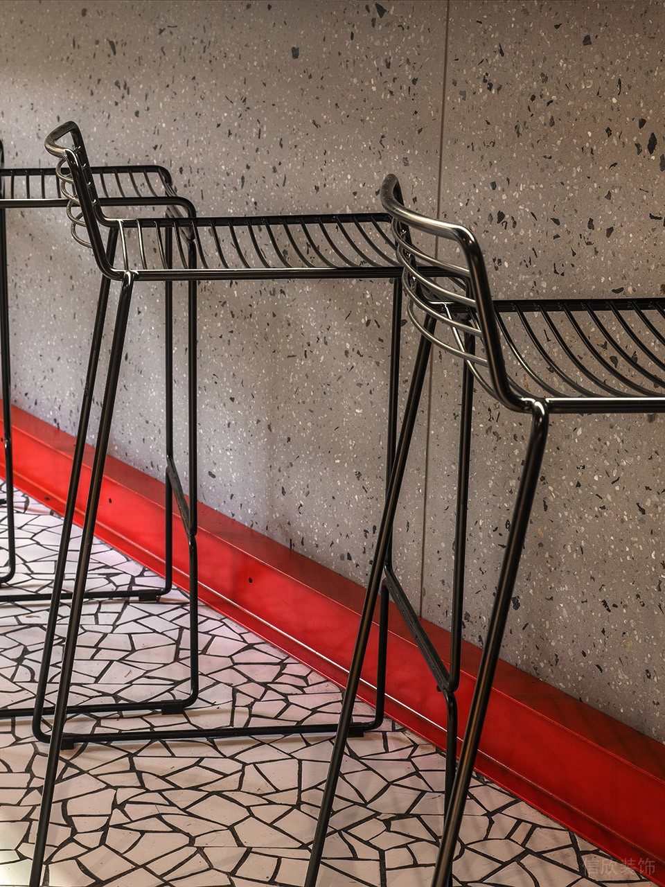 深圳龍崗百合山莊工業(yè)風(fēng)披薩店裝修案例黑色烤漆鐵藝吧椅 深圳龍崗百合山莊工業(yè)風(fēng)披薩店裝修案例黑色烤漆鐵藝吧椅