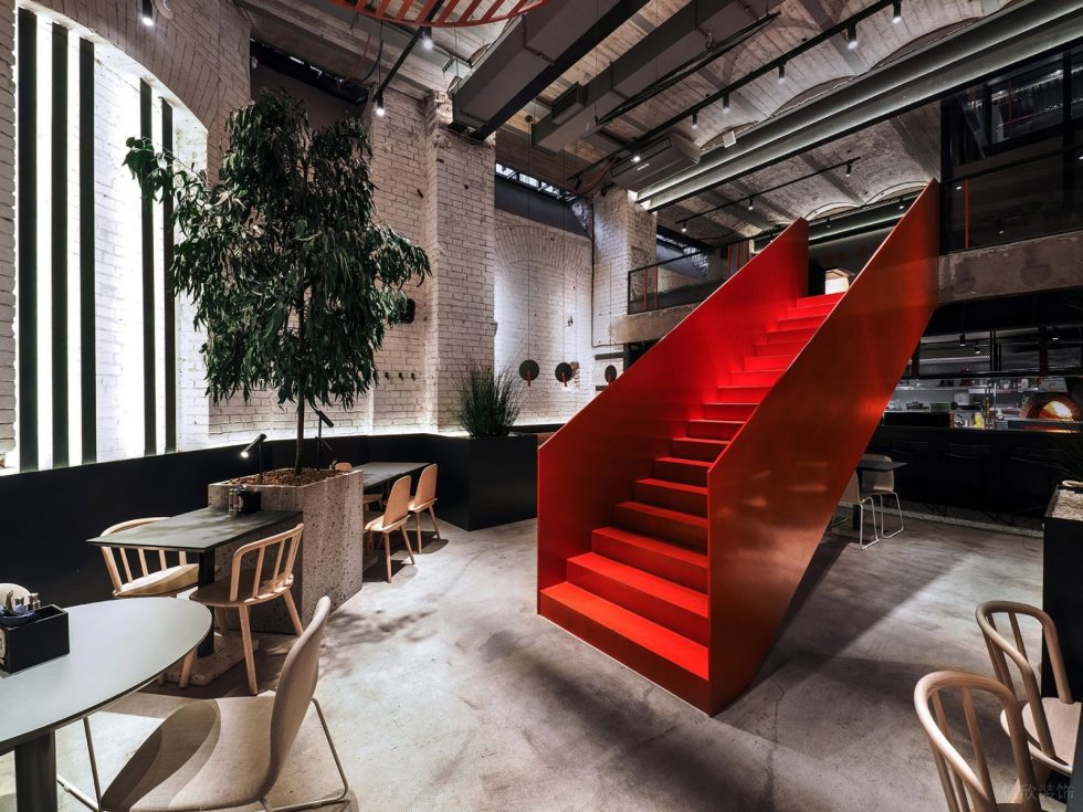深圳龍崗百合山莊工業(yè)風(fēng)披薩店裝修案例紅色烤漆鋼結(jié)構(gòu)樓梯 深圳龍崗百合山莊工業(yè)風(fēng)披薩店裝修案例紅色烤漆鋼結(jié)構(gòu)樓梯