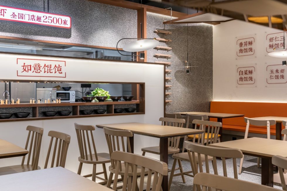 深圳龍崗京基御景時代現(xiàn)代中式風(fēng)格餛飩面食店裝修案例原木色桌椅組合 深圳龍崗京基御景時代現(xiàn)代中式風(fēng)格餛飩面食店裝修案例原木色桌椅組合