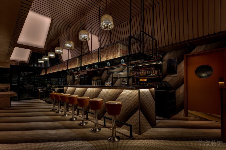 深圳龍華蘋果園美式工業(yè)風(fēng)披薩店裝修案例燈光效果 深圳龍華蘋果園美式工業(yè)風(fēng)披薩店裝修案例燈光效果