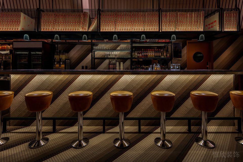 深圳龍華蘋果園美式工業(yè)風(fēng)披薩店裝修案例吧臺用餐區(qū) 深圳龍華蘋果園美式工業(yè)風(fēng)披薩店裝修案例吧臺用餐區(qū)