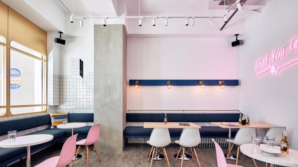 深圳龍華星河傳奇天街網(wǎng)紅現(xiàn)代風漢堡店裝修案例卡座沙發(fā) 深圳龍華星河傳奇天街網(wǎng)紅現(xiàn)代風漢堡店裝修案例卡座沙發(fā)