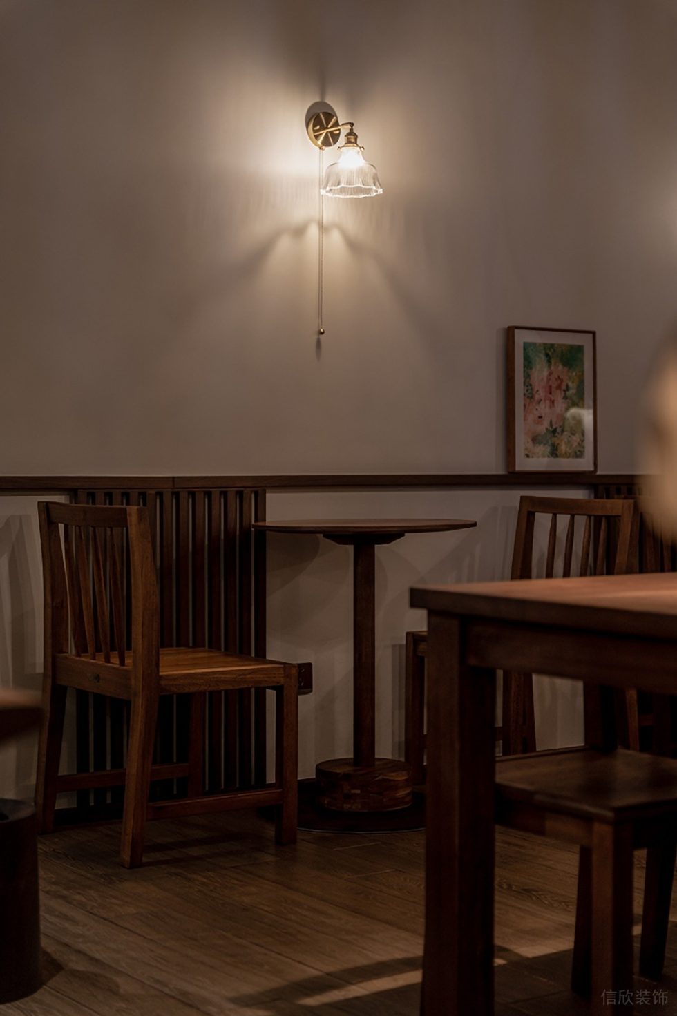 深圳南山港灣麗都深木色復(fù)古風(fēng)糖水店裝修案例復(fù)古風(fēng)玻璃藝術(shù)裝飾壁燈 深圳南山港灣麗都深木色復(fù)古風(fēng)糖水店裝修案例復(fù)古風(fēng)玻璃藝術(shù)裝飾壁燈