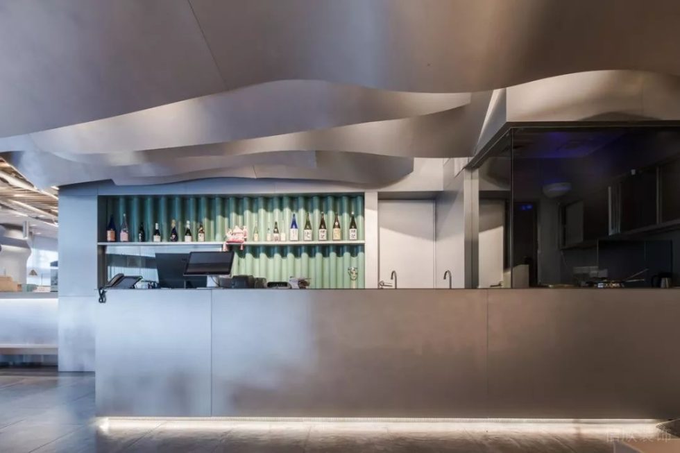 深圳南山天利中央廣場現(xiàn)代新中式風(fēng)格壽司店裝修案例前臺(tái)