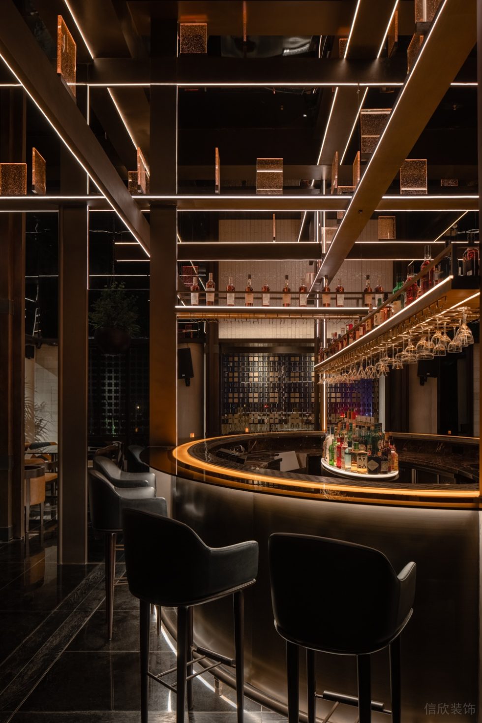 深圳南山怡海廣場輕奢風(fēng)格酒吧裝修案例吧臺燈光 深圳南山怡海廣場輕奢風(fēng)格酒吧裝修案例吧臺燈光