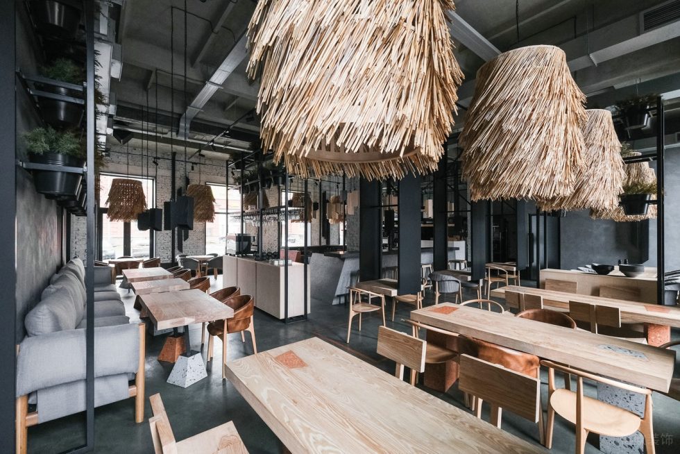 深圳市寶安中心區(qū)個性自然風(fēng)餐飲店鋪原木餐桌 深圳市寶安中心區(qū)個性自然風(fēng)餐飲店鋪原木餐桌