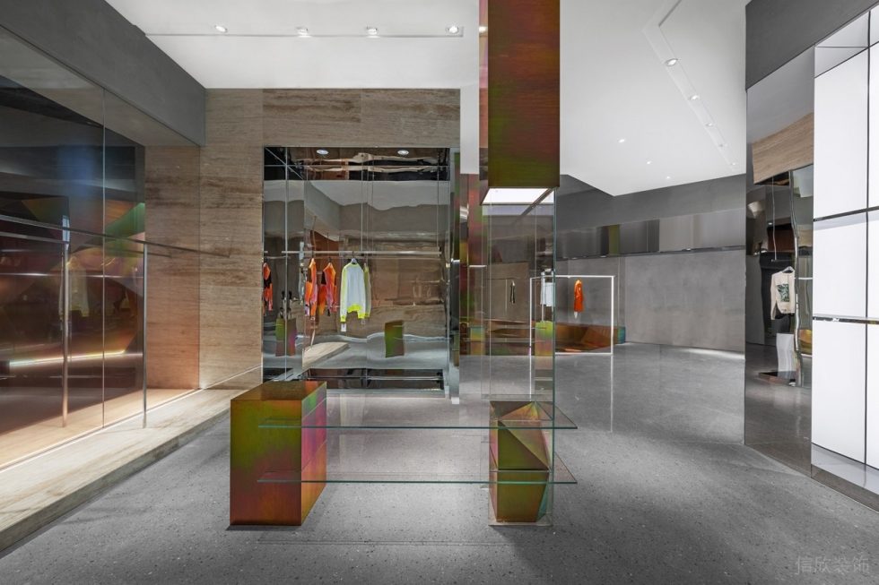 深圳市龍崗區(qū)龍崗中心城x Select 服裝店買手店裝修設(shè)計(jì)灰色瓷磚地面