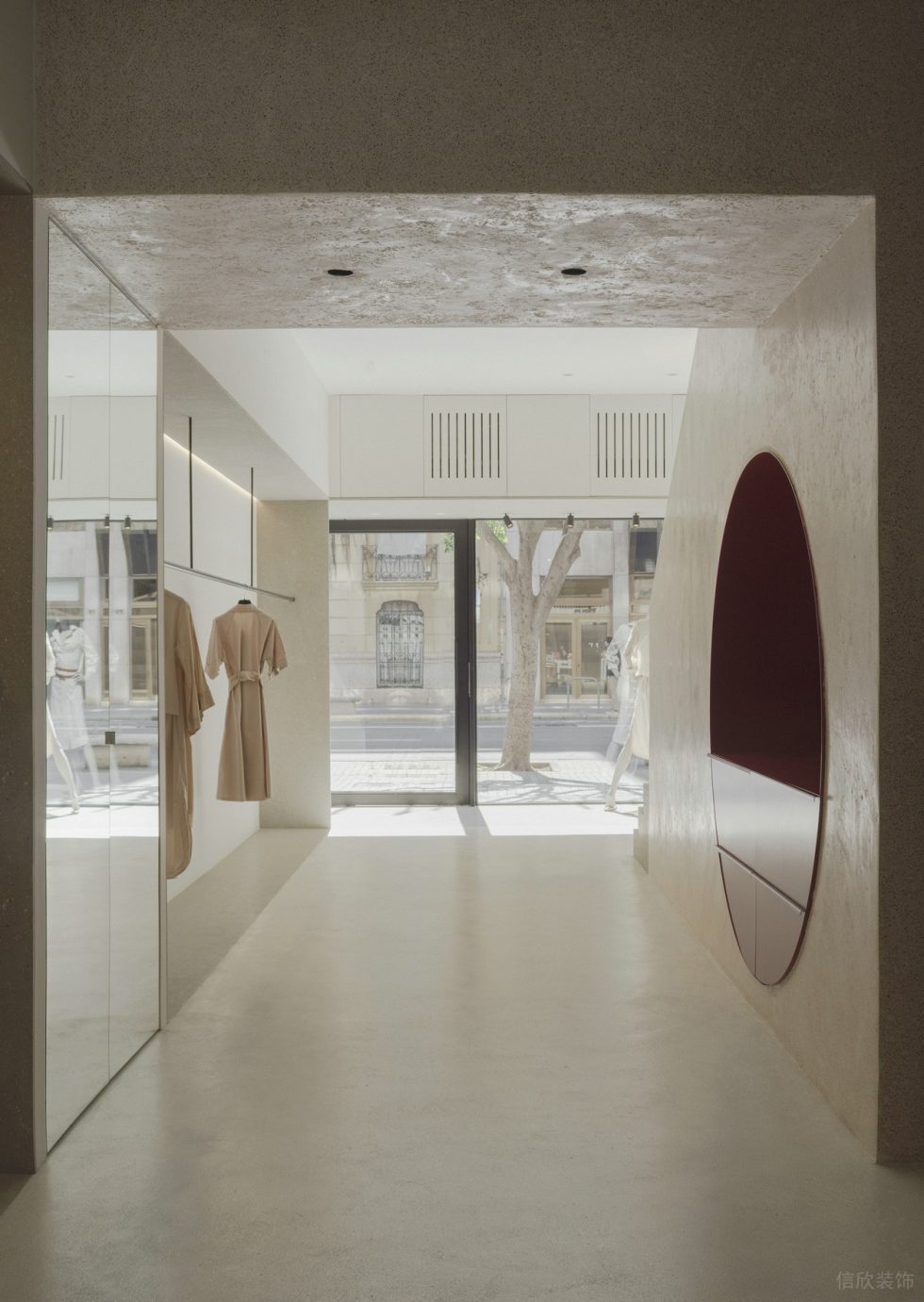 深圳市龍崗區(qū)平湖西班牙pau旗艦店裝修設(shè)計(jì)過道