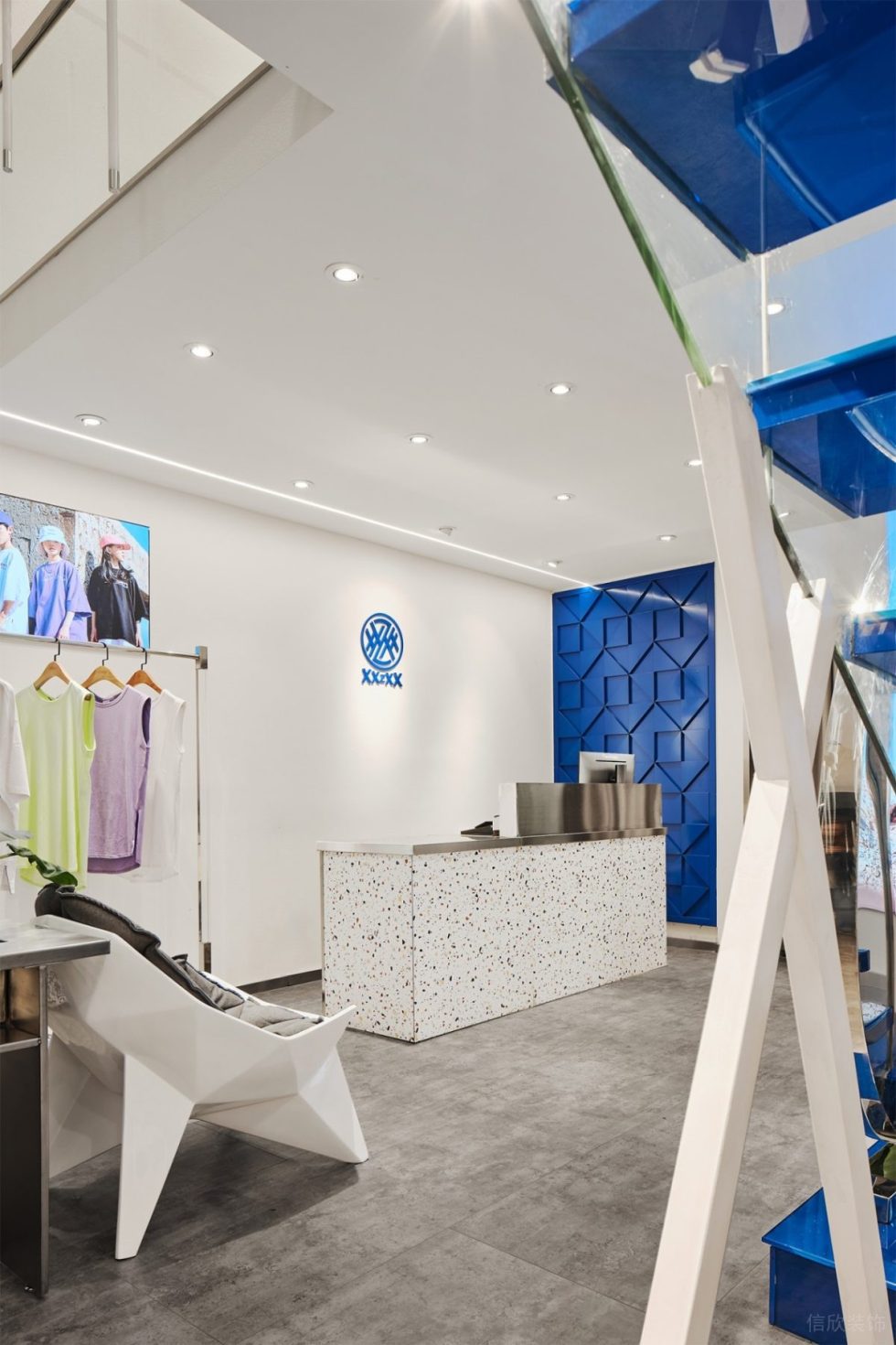 深圳市龍華區(qū)大浪潮牌店裝修設(shè)計(jì)水磨石前臺(tái)