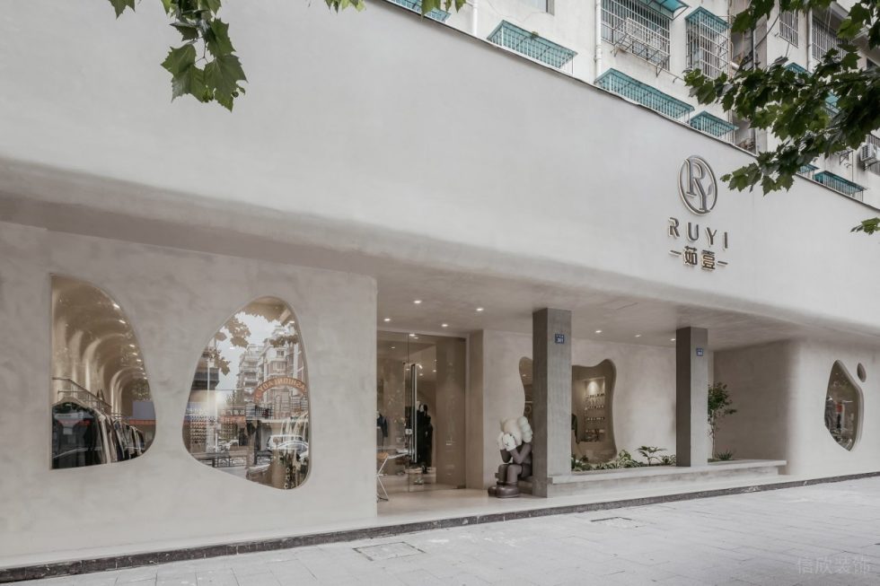 深圳市南山區(qū)前?，F(xiàn)代風(fēng)女裝店裝修設(shè)計(jì)門廳2