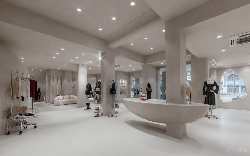 深圳市南山區(qū)前?，F(xiàn)代風(fēng)女裝店裝修設(shè)計(jì)船型展臺(tái)