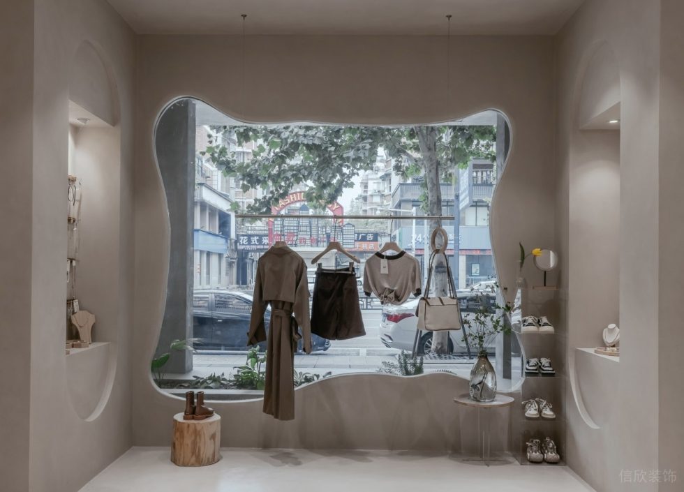 深圳市南山區(qū)前?，F(xiàn)代風(fēng)女裝店裝修設(shè)計(jì)造型透明玻璃墻