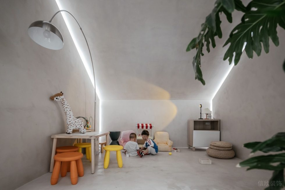 深圳市南山區(qū)前海現(xiàn)代風(fēng)女裝店裝修設(shè)計(jì)兒童游樂區(qū)