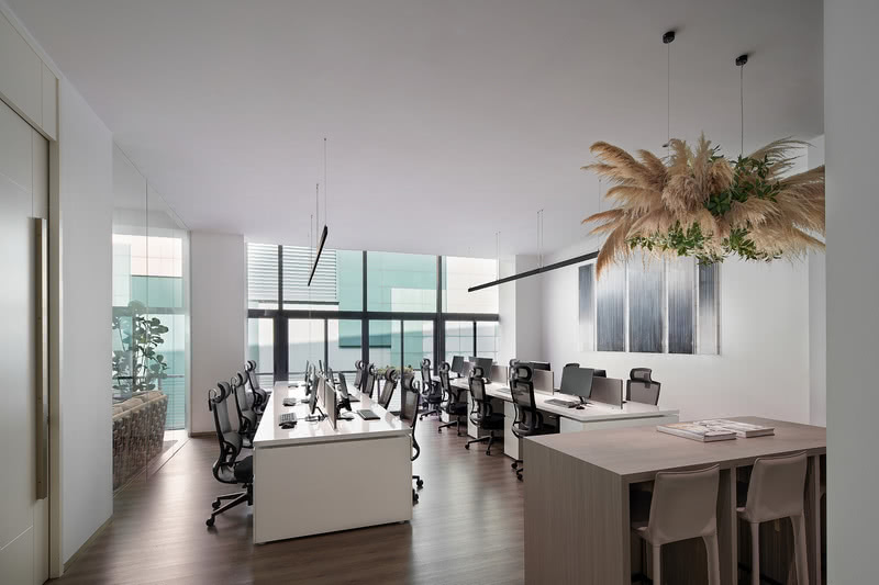 羅湖區(qū)國貿大廈辦公室公共辦公區(qū)白色平面石膏板天花吊頂 羅湖區(qū)國貿大廈辦公室公共辦公區(qū)白色平面石膏板天花吊頂