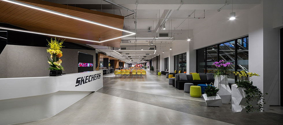 南山世界金融中心辦公室白色異型裝修 南山世界金融中心辦公室白色異型裝修