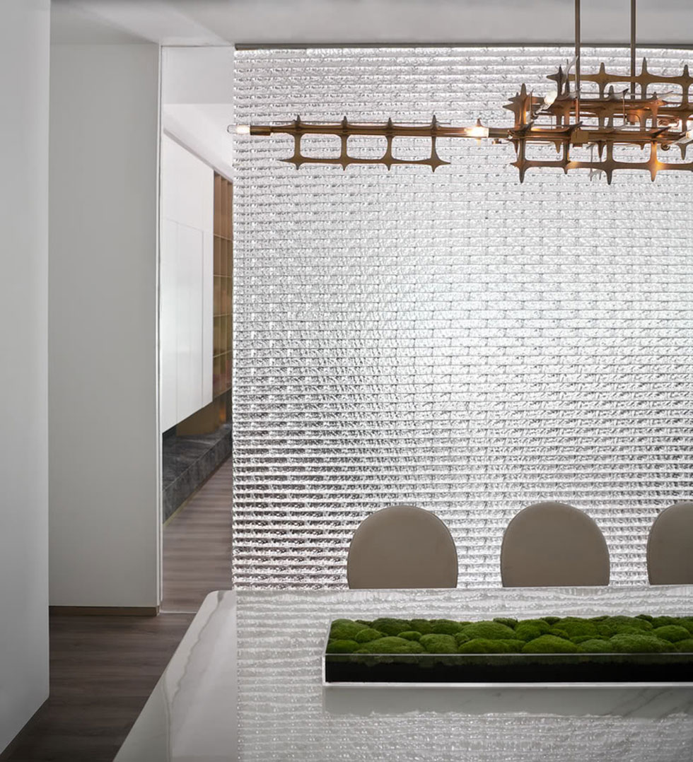 羅湖區(qū)國貿大廈辦公室洽談區(qū)玻璃磚隔斷墻 羅湖區(qū)國貿大廈辦公室洽談區(qū)玻璃磚隔斷墻