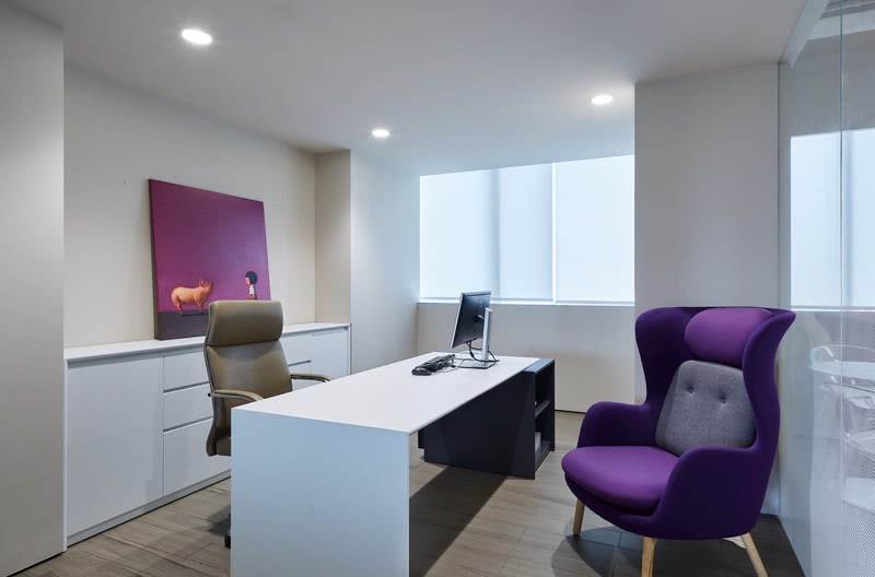 集浩大廈部門經(jīng)理辦公室紫色辦公椅