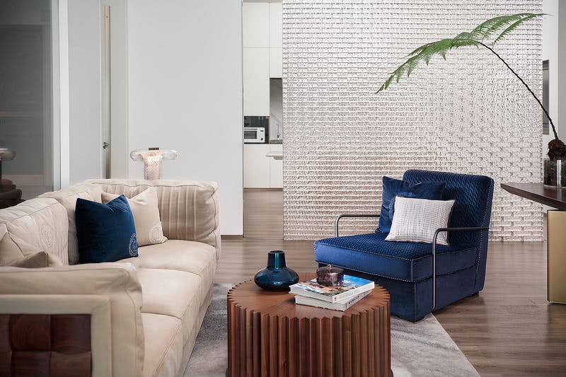 總經理辦公室休息區(qū)布藝沙發(fā)實木茶幾 總經理辦公室休息區(qū)布藝沙發(fā)實木茶幾