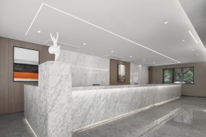 深圳寶安宏發(fā)前城中心600平方米極簡(jiǎn)風(fēng)格辦公室裝修案例接待前廳效果圖