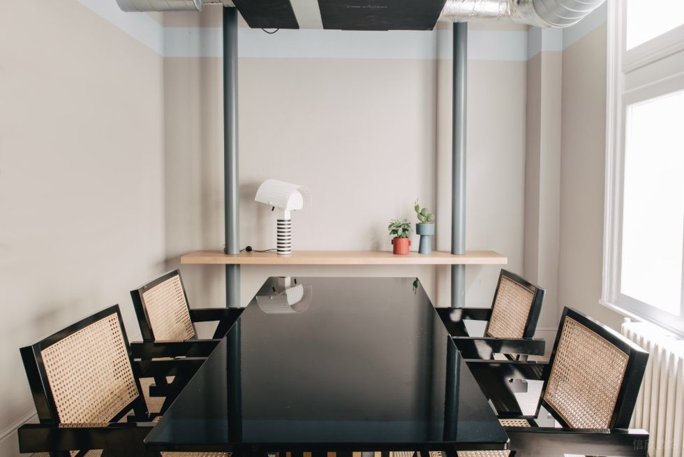 深圳福田皇庭中心600平方米簡(jiǎn)歐風(fēng)格辦公室裝修案例洽談室 深圳福田皇庭中心600平方米簡(jiǎn)歐風(fēng)格辦公室裝修案例洽談室