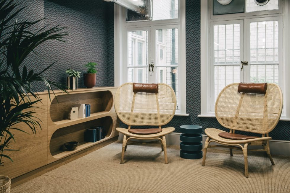 深圳福田皇庭中心600平方米簡(jiǎn)歐風(fēng)格辦公室裝修案例休息室 深圳福田皇庭中心600平方米簡(jiǎn)歐風(fēng)格辦公室裝修案例休息室