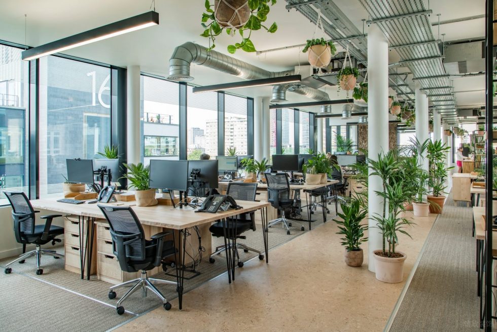 深圳福田京地大廈380平方米田園風(fēng)格辦公室裝修案例工作區(qū) 深圳福田京地大廈380平方米田園風(fēng)格辦公室裝修案例工作區(qū)