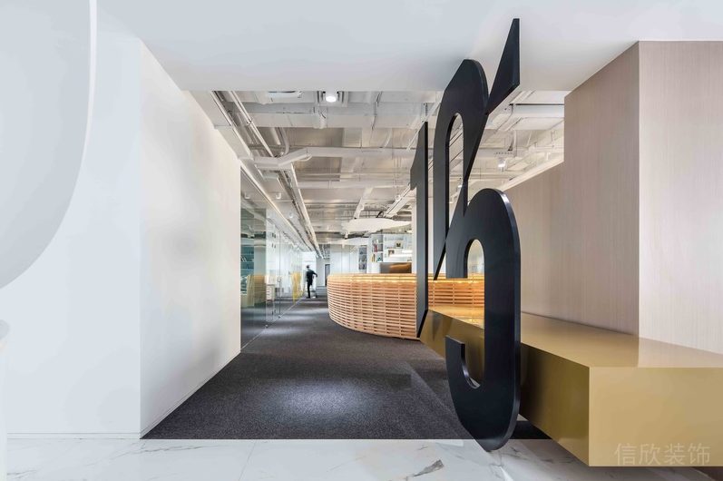 深圳福田金運世紀大廈700平方米現(xiàn)代簡約風格公司裝修案例藝術過廊