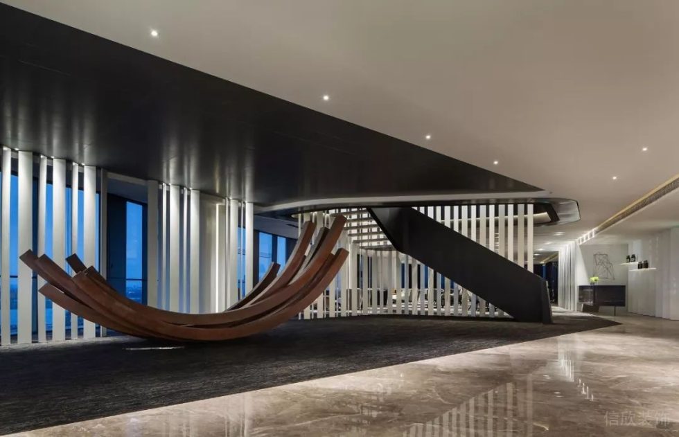 深圳福田中心商務(wù)大廈1300平方米黑白灰現(xiàn)代風辦公室裝修案例大堂陳設(shè)藝術(shù)品 深圳福田中心商務(wù)大廈1300平方米黑白灰現(xiàn)代風辦公室裝修案例大堂陳設(shè)藝術(shù)品