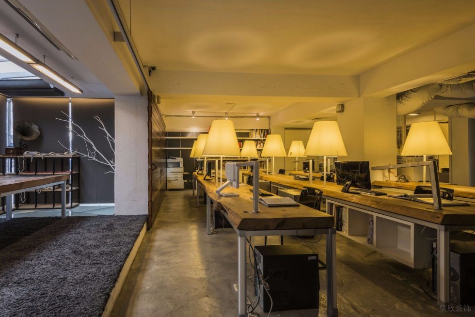 深圳龍崗凱騰大廈500平方米暖色調(diào)工業(yè)風(fēng)辦公室裝修案例辦公區(qū)藝術(shù)臺(tái)燈 深圳龍崗凱騰大廈500平方米暖色調(diào)工業(yè)風(fēng)辦公室裝修案例辦公區(qū)藝術(shù)臺(tái)燈