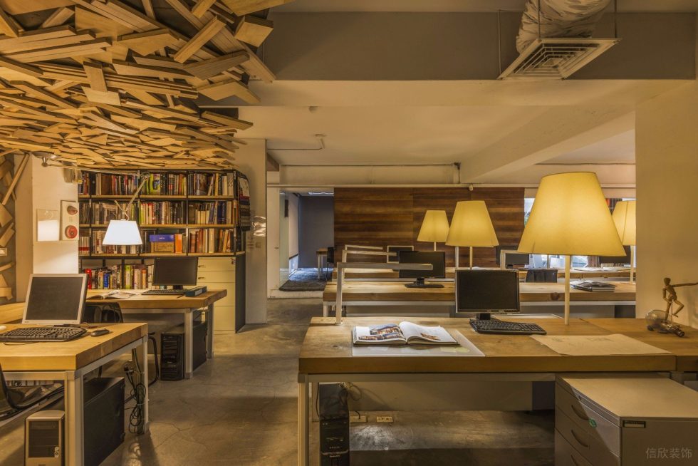 深圳龍崗凱騰大廈500平方米暖色調(diào)工業(yè)風(fēng)辦公室裝修案例辦公區(qū) 深圳龍崗凱騰大廈500平方米暖色調(diào)工業(yè)風(fēng)辦公室裝修案例辦公區(qū)