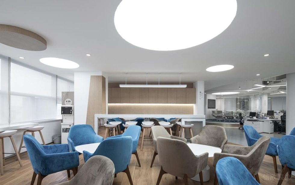 深圳龍華展滔科技大廈1600平方米現(xiàn)代科技風辦公室裝修案例茶水間 深圳龍華展滔科技大廈1600平方米現(xiàn)代科技風辦公室裝修案例茶水間