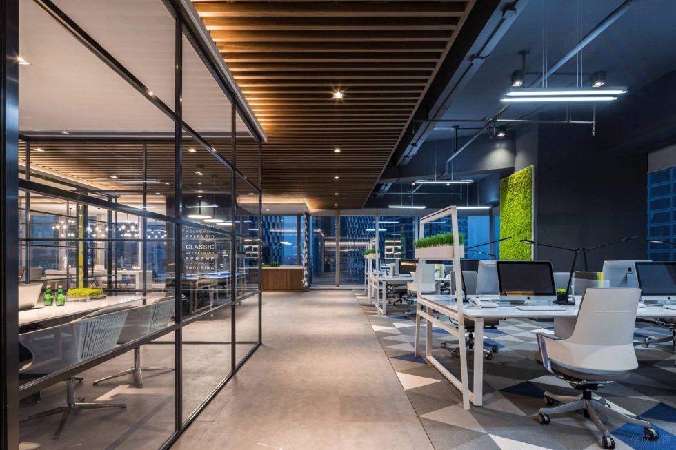 深圳南山香江金融中心300平方米現代工業(yè)風公司裝修案例開放式辦公區(qū) 深圳南山香江金融中心300平方米現代工業(yè)風公司裝修案例開放式辦公區(qū)