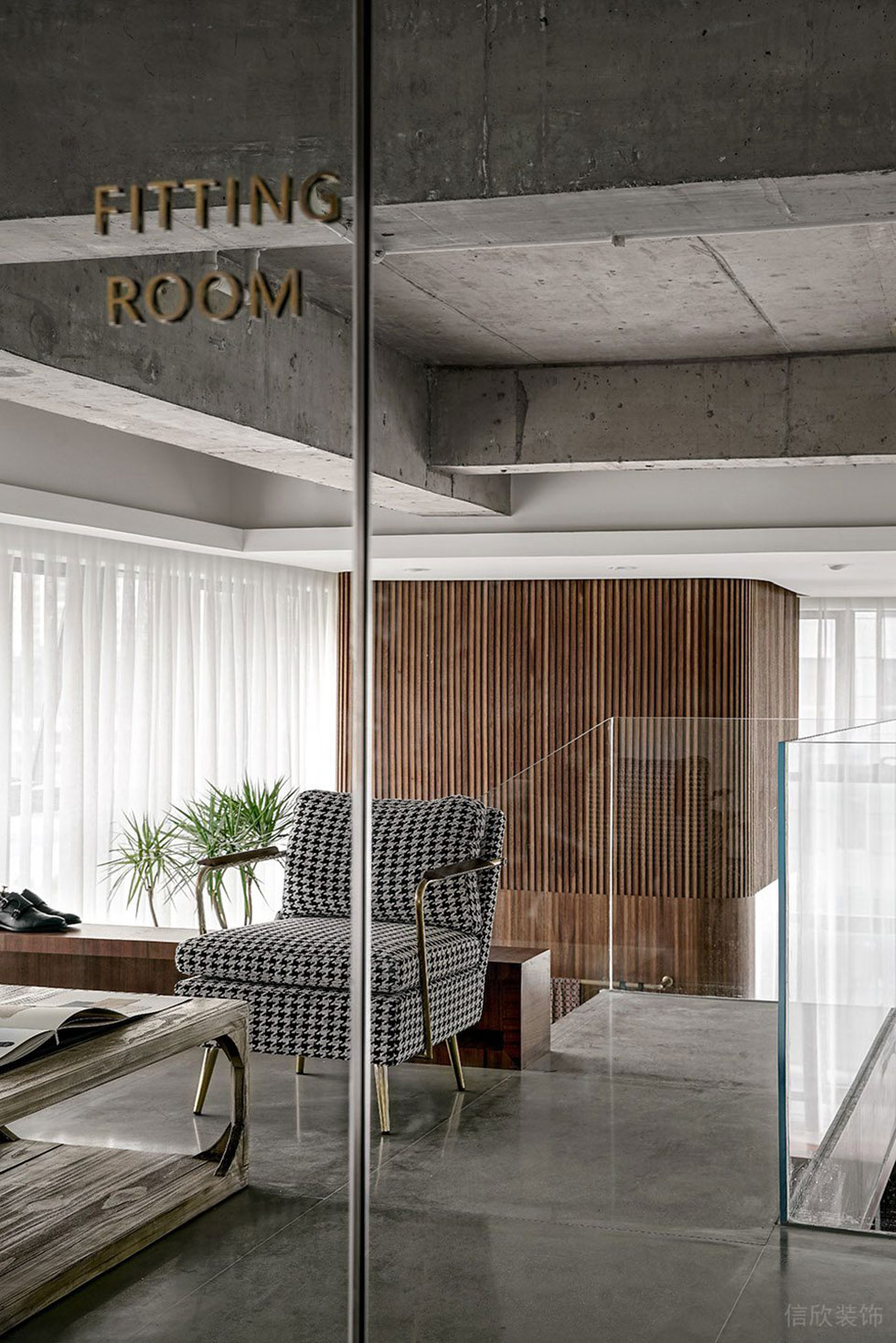 深圳市寶安區(qū)松崗現(xiàn)代風(fēng)redefine西服定制店裝修設(shè)計(jì)黑白復(fù)古沙發(fā)椅 深圳市寶安區(qū)松崗現(xiàn)代風(fēng)redefine西服定制店裝修設(shè)計(jì)黑白復(fù)古沙發(fā)椅