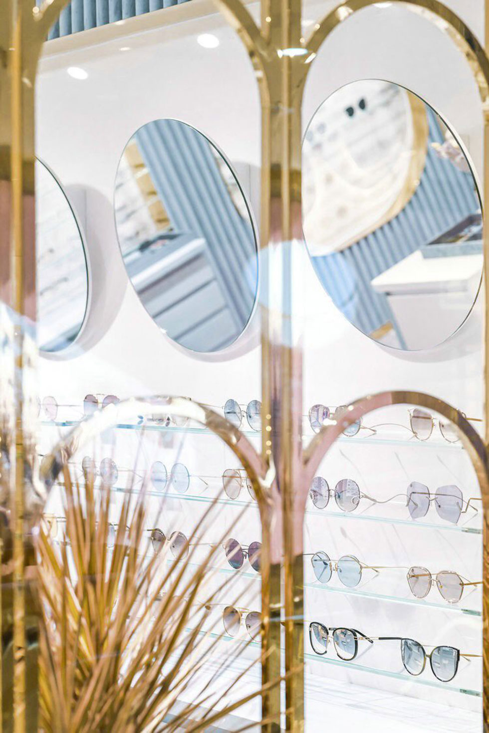 深圳市寶安區(qū)西鄉(xiāng)for Art’s Sake眼鏡店裝修設(shè)計(jì)香檳金不銹鋼展柜 深圳市寶安區(qū)西鄉(xiāng)for Art’s Sake眼鏡店裝修設(shè)計(jì)香檳金不銹鋼展柜