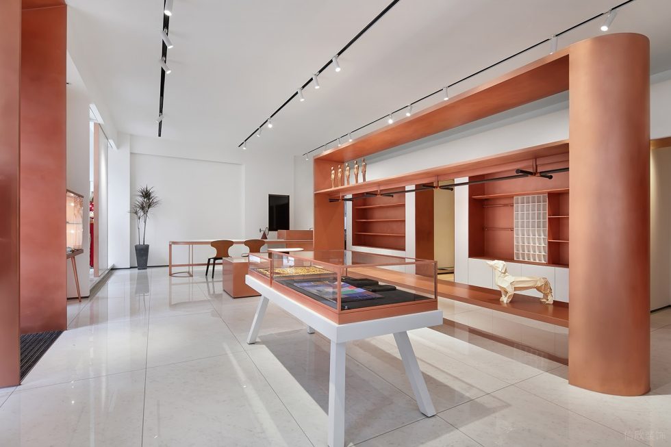 深圳市寶安區(qū)西鄉(xiāng)現(xiàn)代風(fēng)品牌胤一紅幫服裝店中間玻璃展臺裝修設(shè)計效果圖 深圳市寶安區(qū)西鄉(xiāng)現(xiàn)代風(fēng)品牌胤一紅幫服裝店中間玻璃展臺裝修設(shè)計效果圖